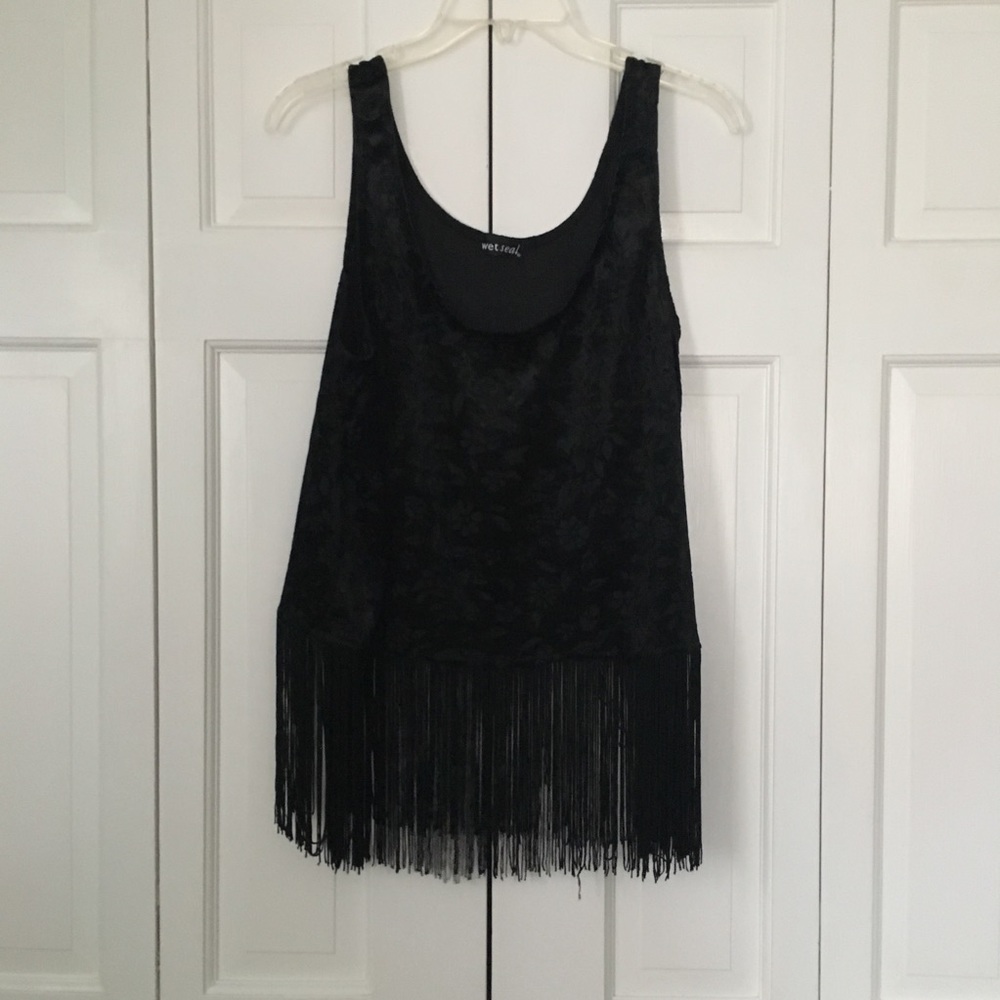 ‼️ LAST CHANCE! Velvet Floral Fringe Cropped Tank